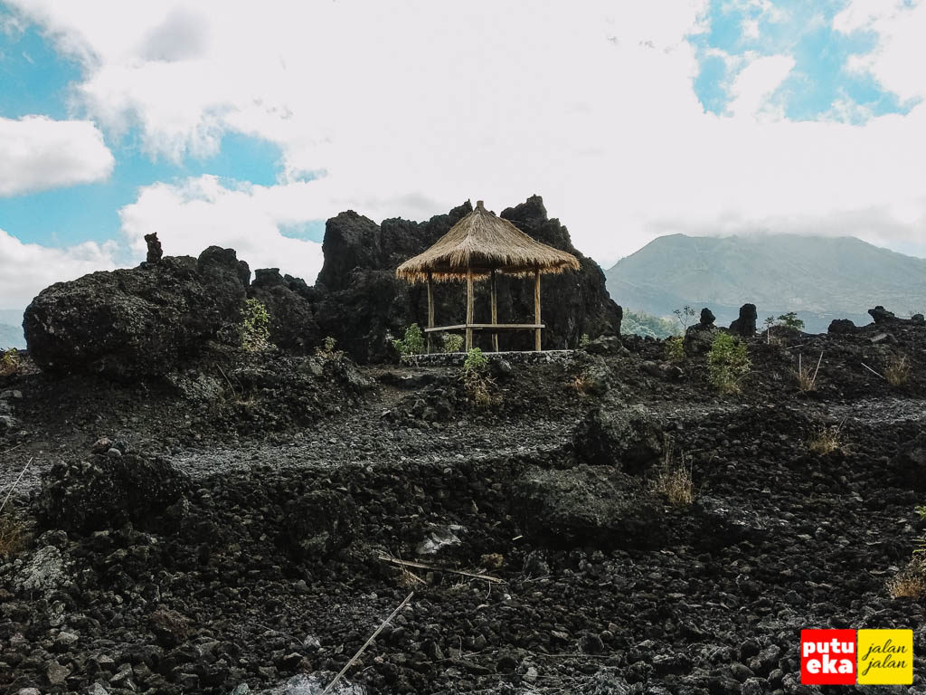 Penambahan gazebo di area Black Lava